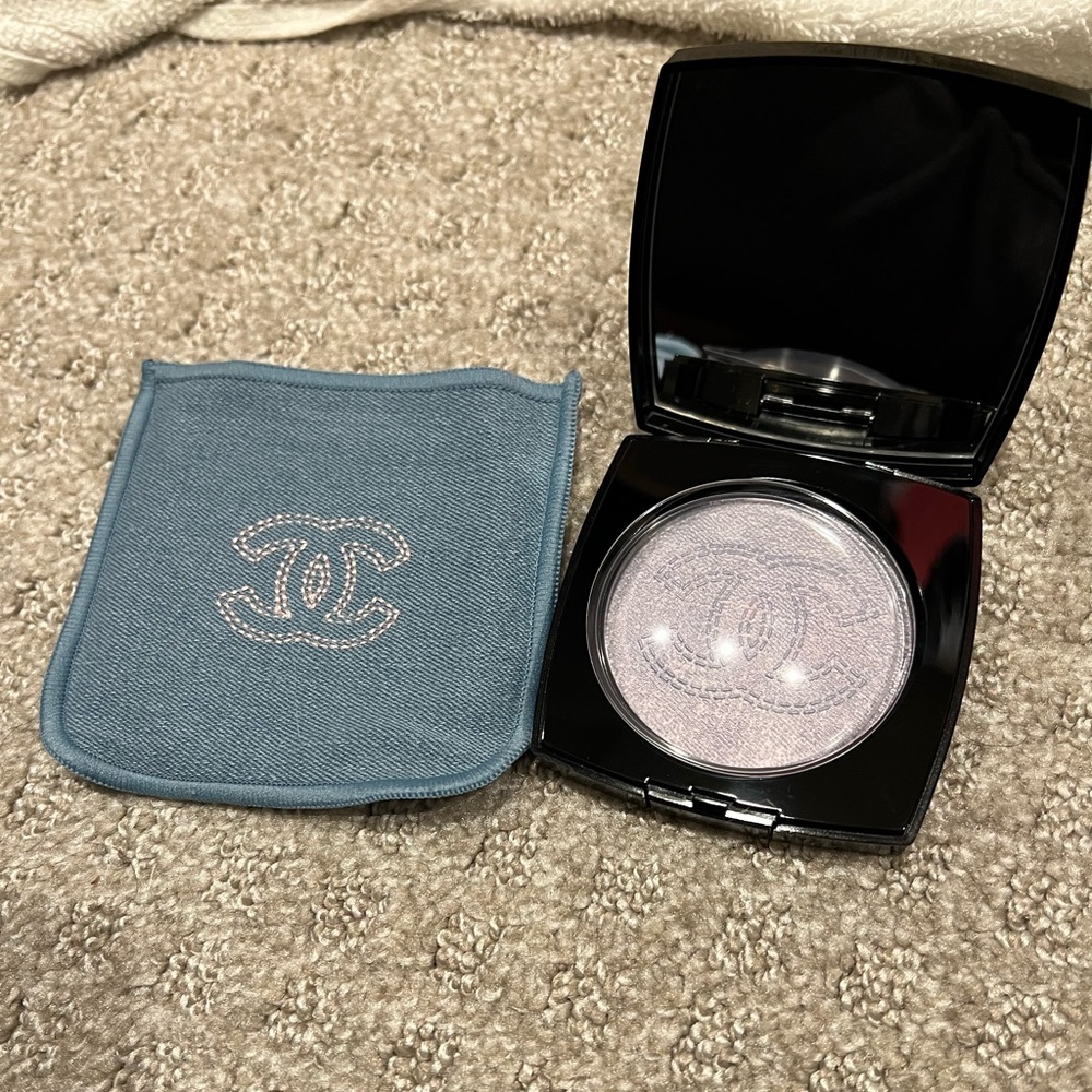 Chanel denim illuminating cc powder